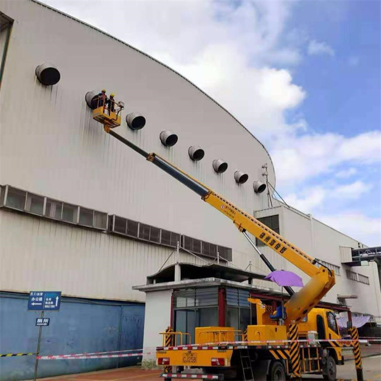 邳州高空作业车出租服务：专业广告牌安装解决方案